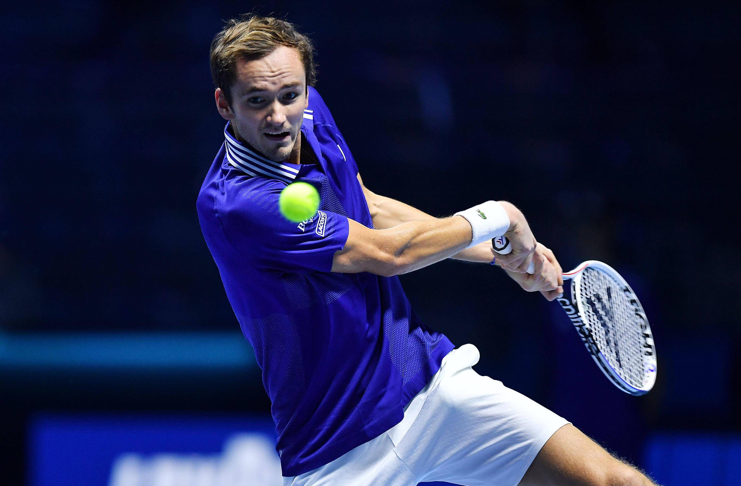 西班牙网球队绝杀世界网球队,梅德韦杰夫爆发神勇 西班牙网球队绝杀世界网球队,梅德韦杰夫爆发神勇