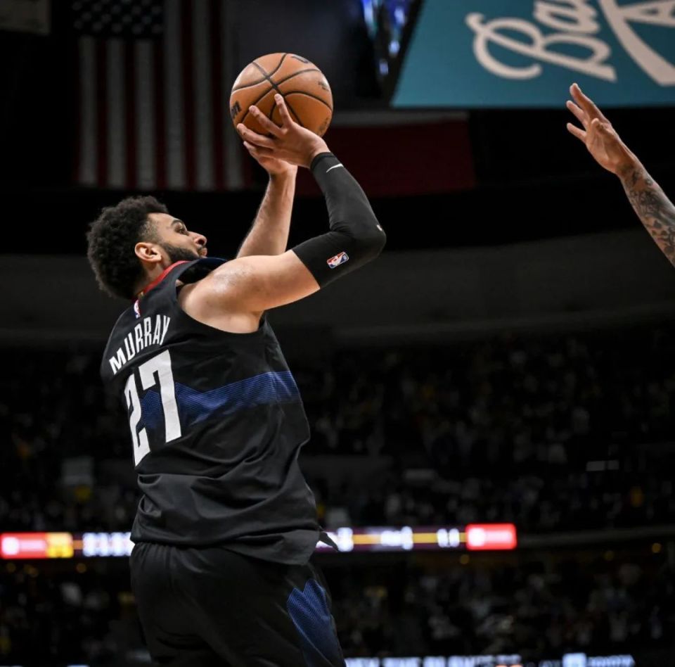 关于西班牙网球队绝地反击意大利网球队，穆雷高光表现的信息