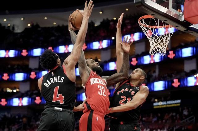 雄鹿翻盘猛龙，克莱送出助攻