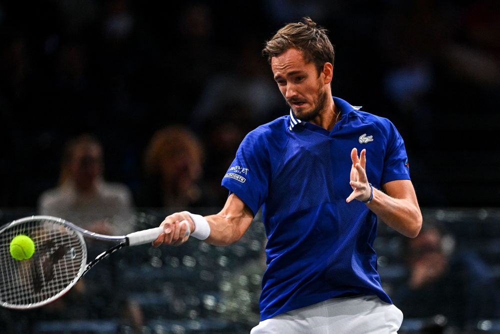 关于世界网球队血洗意大利网球队，梅德韦杰夫送出助攻的信息