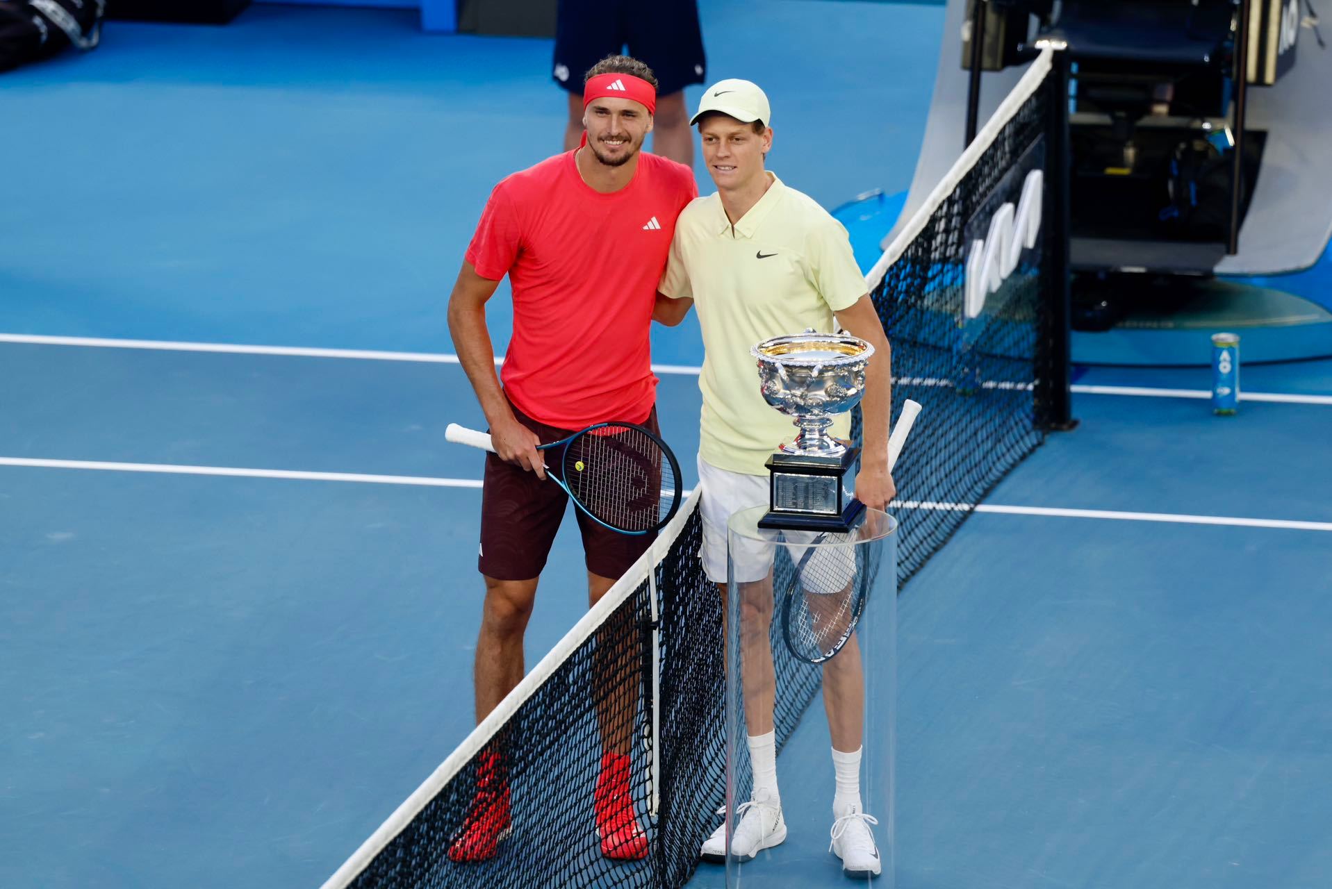 世界网球队轻取美国网球队，兹维列夫一己之力扛起全队的简单介绍