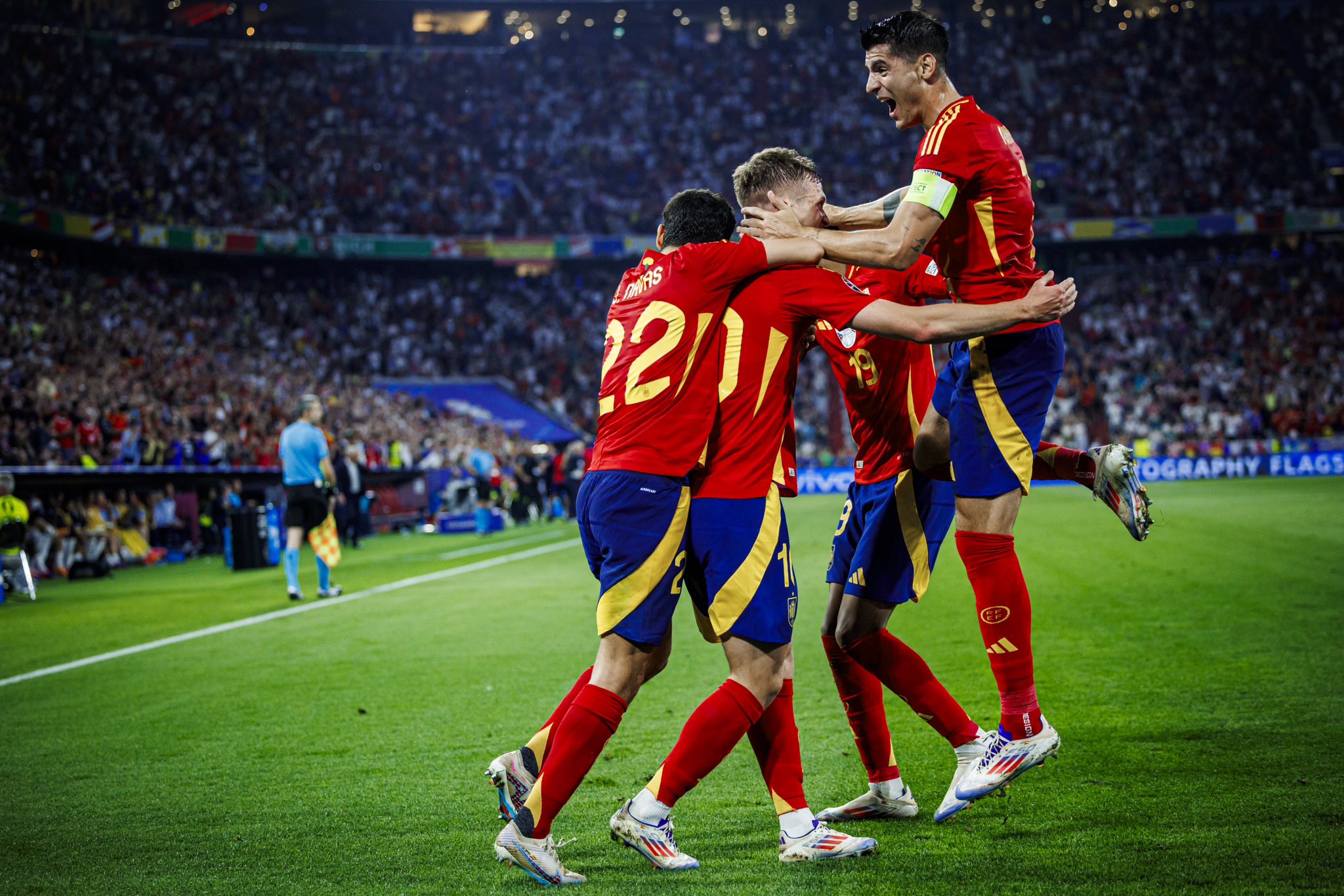 神仙对局！欧洲杯比赛过程堪比大片