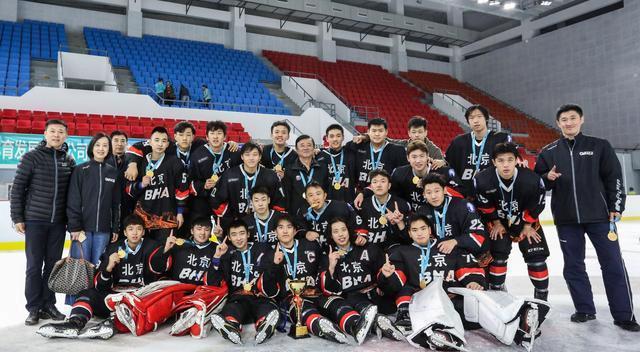 冰球战术调整奏效，成功扭转局势