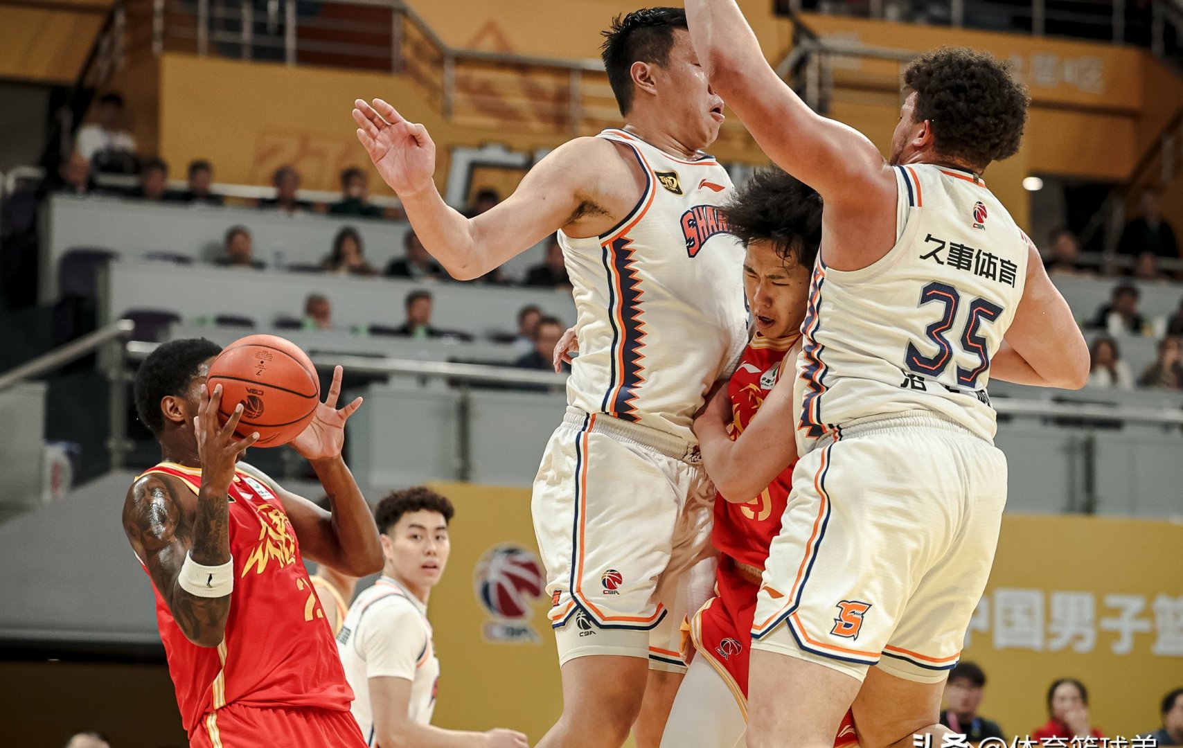 包含一场经典之战!CBA点燃球迷热情的词条 包含一场经典之战!CBA点燃球迷热情的词条