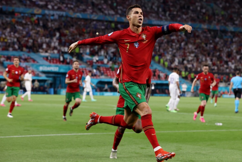 英格兰队碾压葡萄牙队,梁靖崑扛起全队 英格兰队碾压葡萄牙队,梁靖崑扛起全队