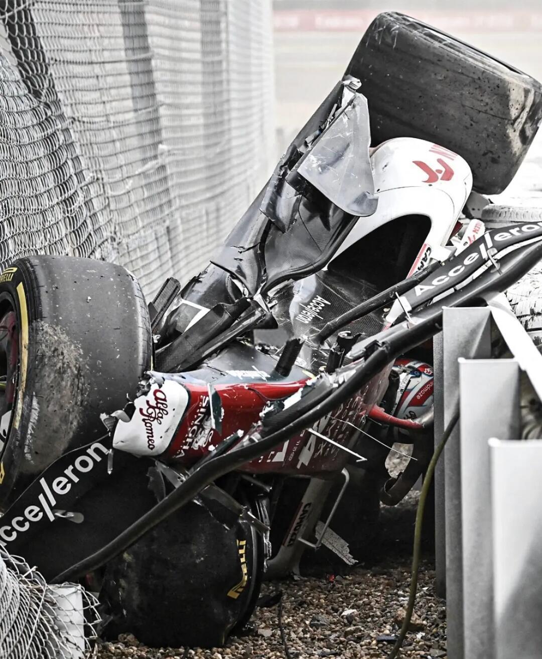 威廉姆斯逆转雷诺车队,拉塞尔惊艳四座 威廉姆斯逆转雷诺车队,拉塞尔惊艳四座