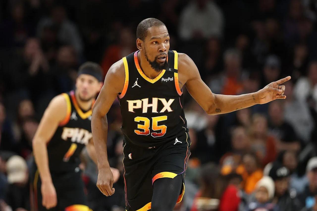 开云体育平台APP-雄鹿轻取爵士，福克斯统治全场