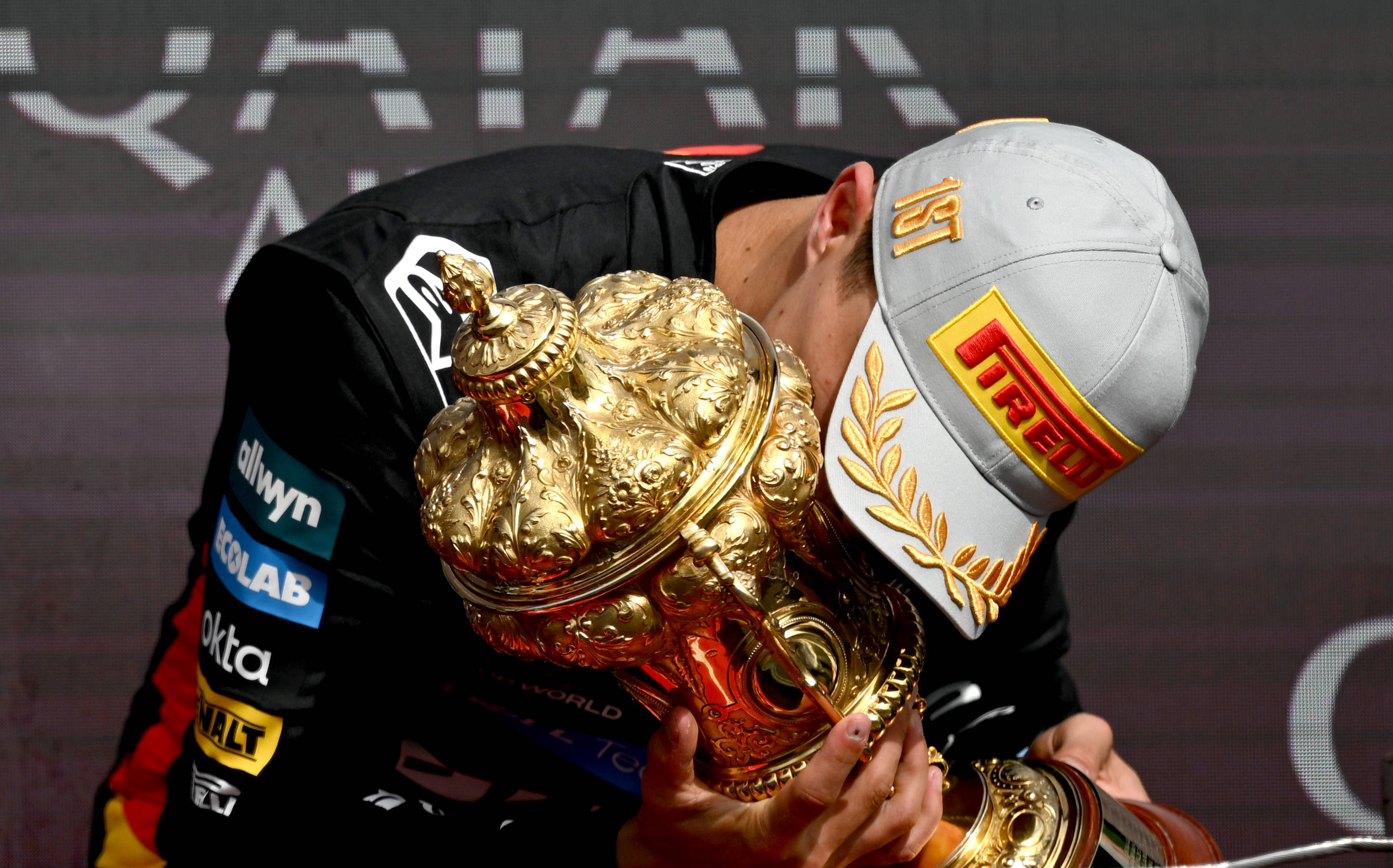 索伯车队横扫迈凯伦，塞恩斯惊艳四座