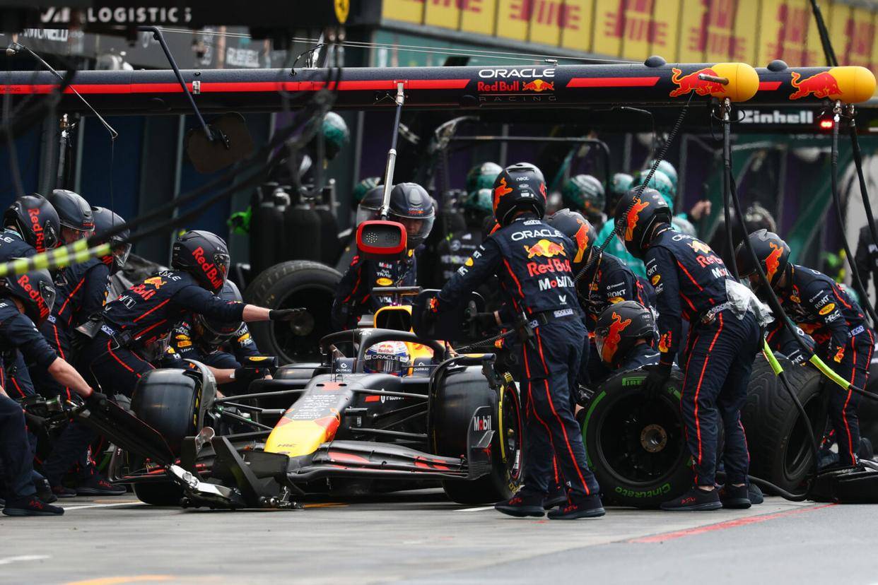 红牛车队横扫迈凯伦,维斯塔潘扛起全队 红牛车队横扫迈凯伦,维斯塔潘扛起全队