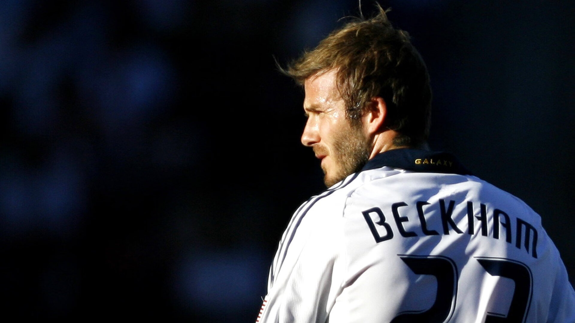 双线狂飙，当马赛击溃贝蒂斯，莱奥在银石赛道接管争冠之战